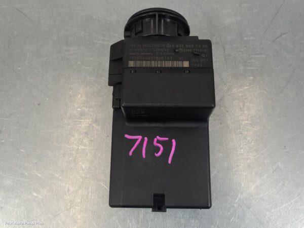 2012 MERCEDES VITO Ignition W/ Key