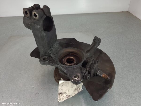 2011 VOLKSWAGEN TRANSPORTER Right Front Hub Assembly