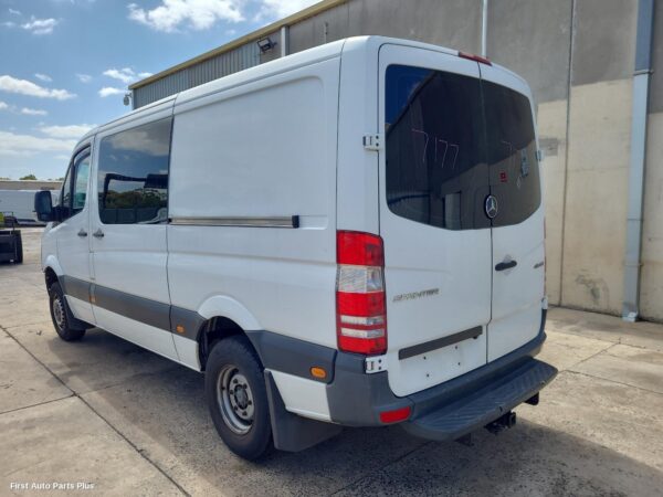 2015 MERCEDES SPRINTER Rear Diff Assembly