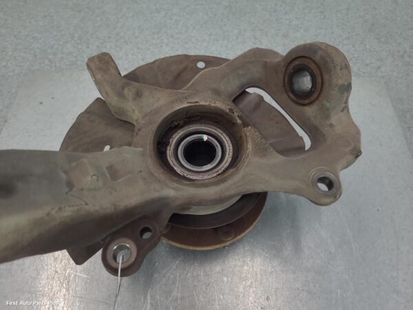 2017 MAZDA BT50 Left Front Hub Assembly