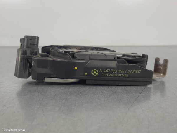 2016 MERCEDES VITO Door/Boot/Gate Lock