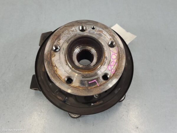 2017 MERCEDES VITO Left Rear Hub Assembly