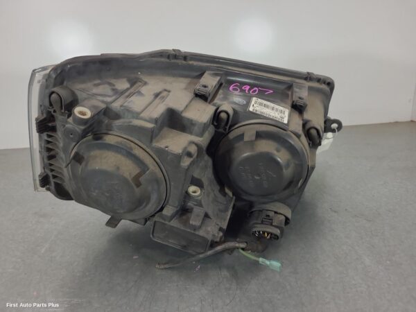 2011 VOLKSWAGEN TRANSPORTER Left Headlamp