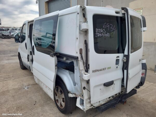2014 RENAULT TRAFIC Right Guard