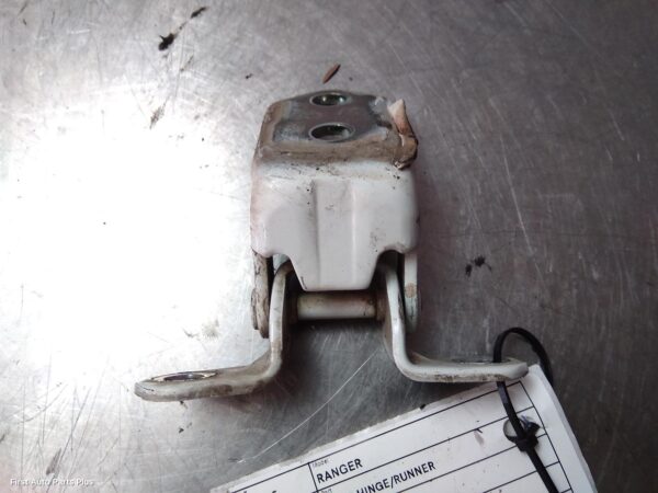 2016 FORD RANGER Door Hinge/Runner