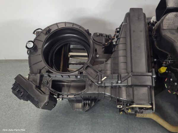 2016 MERCEDES VITO Heater Core/Box