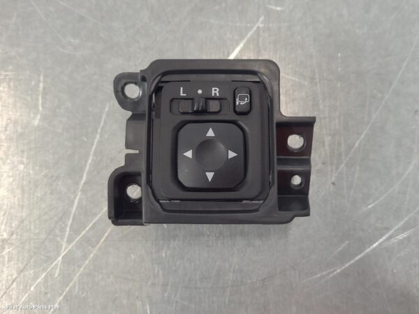 2017 MITSUBISHI TRITON Misc Switch/Relay
