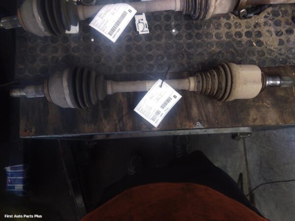 2015 RENAULT TRAFIC Left Driveshaft