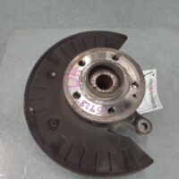 2014 MERCEDES VITO Left Front Hub Assembly