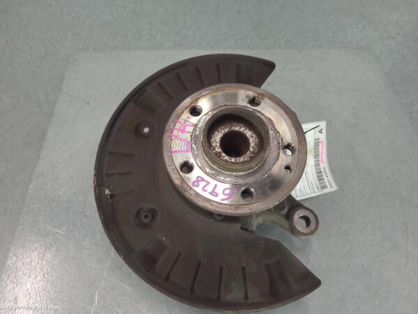 2014 MERCEDES VITO Left Front Hub Assembly