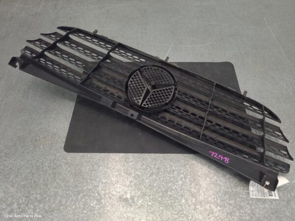 2006 MERCEDES VITO Grille