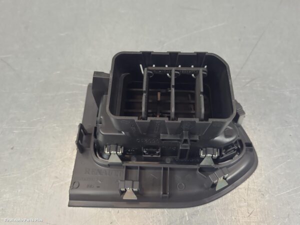 2021 RENAULT MASTER Trim Panel