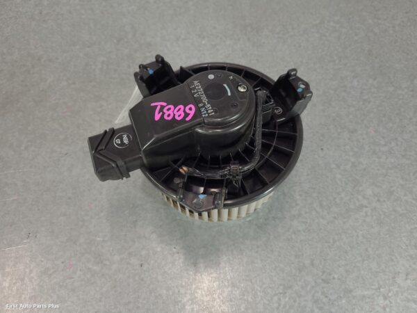 2012 TOYOTA HILUX Heater Fan Motor