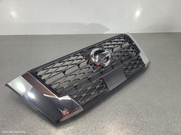 2021 NISSAN NAVARA Grille