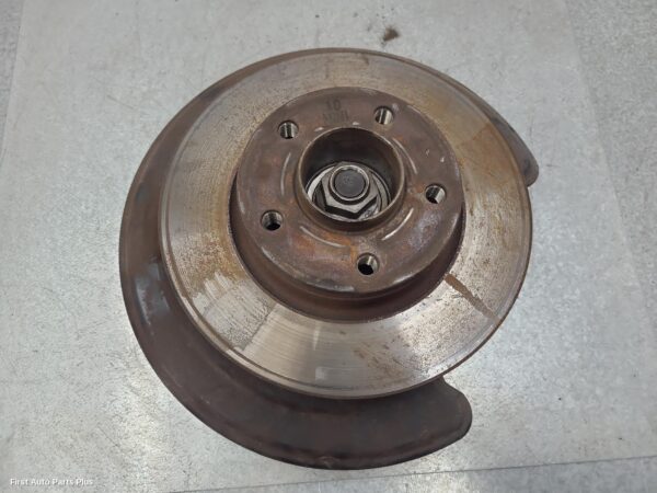 2013 RENAULT TRAFIC Right Rear Hub Assembly