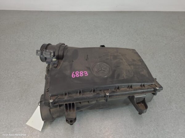 2017 MERCEDES VITO Air Cleaner/Box