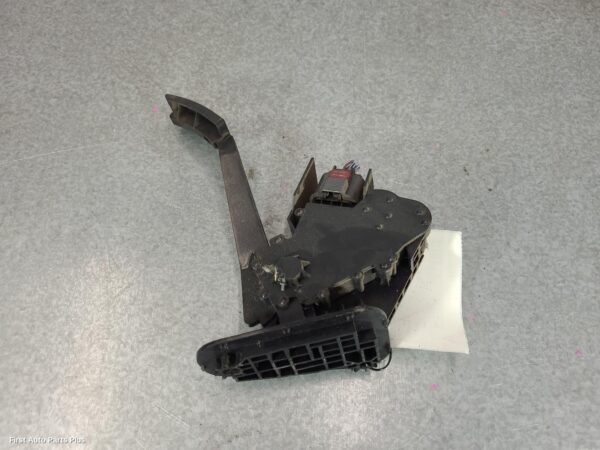 2001 FORD TRANSIT Pedal Assembly