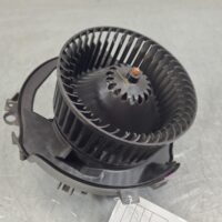 2020 VOLKSWAGEN CRAFTER Heater Fan Motor