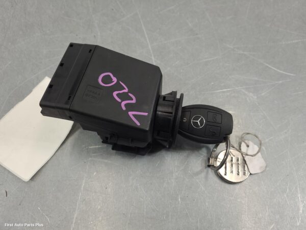 2017 MERCEDES SPRINTER Ignition W/ Key