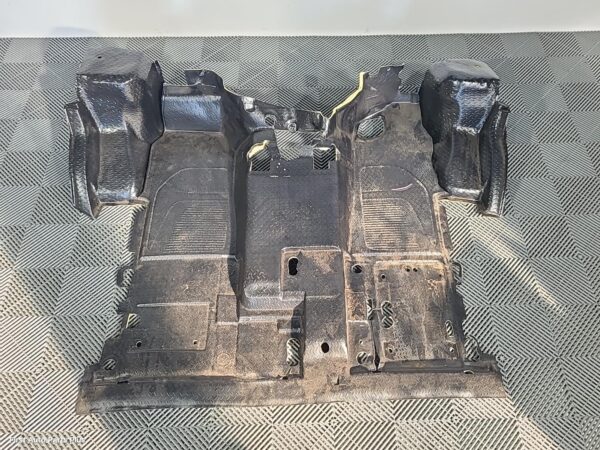 2023 LDV DELIVER 9 Carpet
