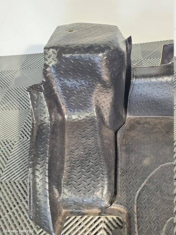 2023 LDV DELIVER 9 Carpet