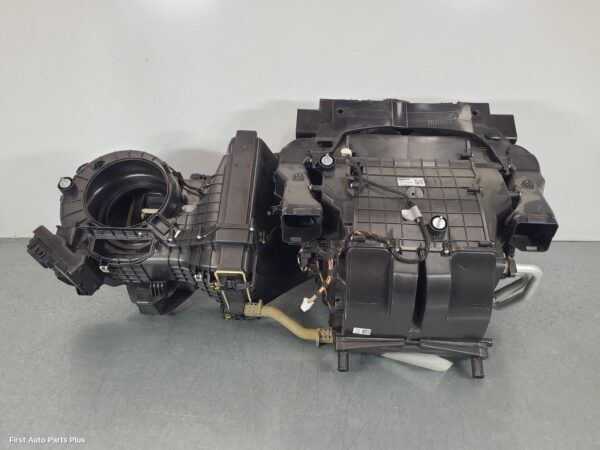 2016 MERCEDES VITO Heater Core/Box