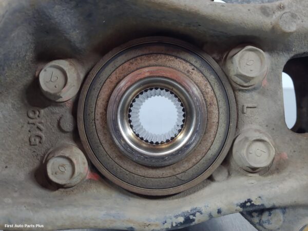 2021 NISSAN NAVARA Left Front Hub Assembly