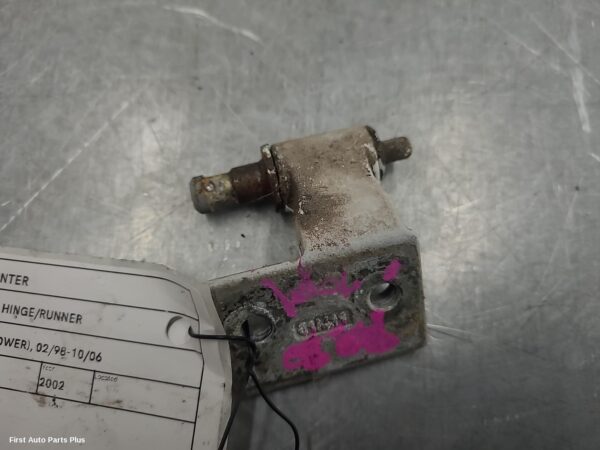 2002 MERCEDES SPRINTER Door Hinge/Runner