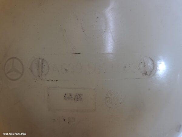 2010 MERCEDES VITO Overflow Bottle