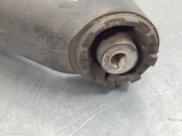 2012 MERCEDES VITO Right Rear Hub Assembly