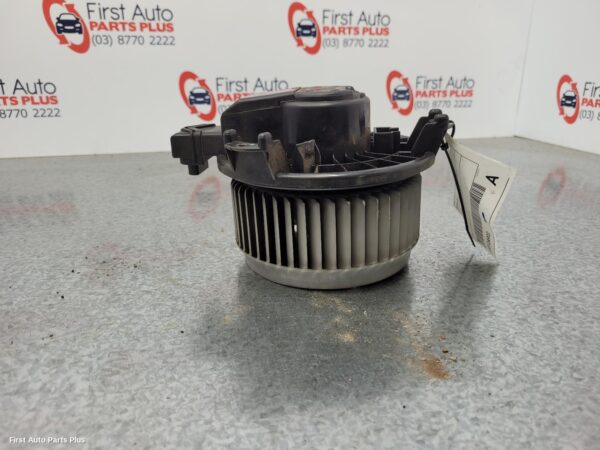 2010 TOYOTA HILUX Heater Fan Motor