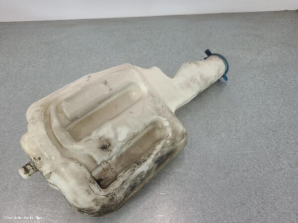 2017 MERCEDES SPRINTER Washer Bottle