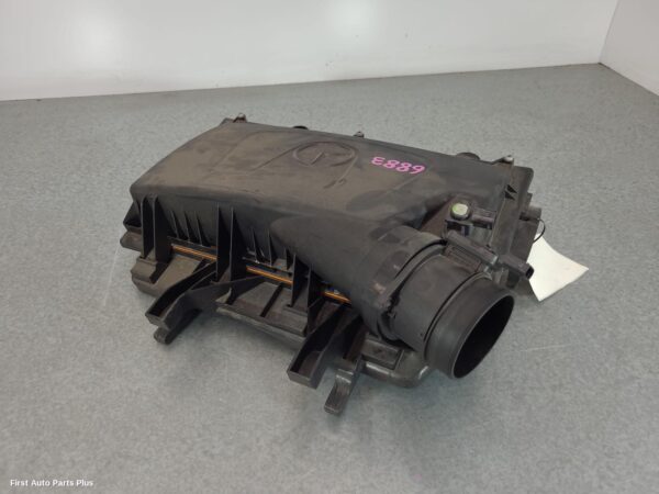 2017 MERCEDES VITO Air Cleaner/Box