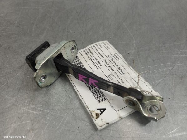 2017 MITSUBISHI TRITON Door Hinge/Runner