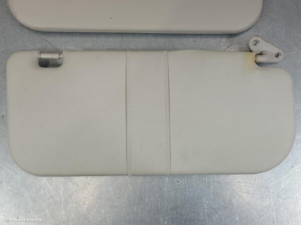 2016 MITSUBISHI TRITON Sunvisor