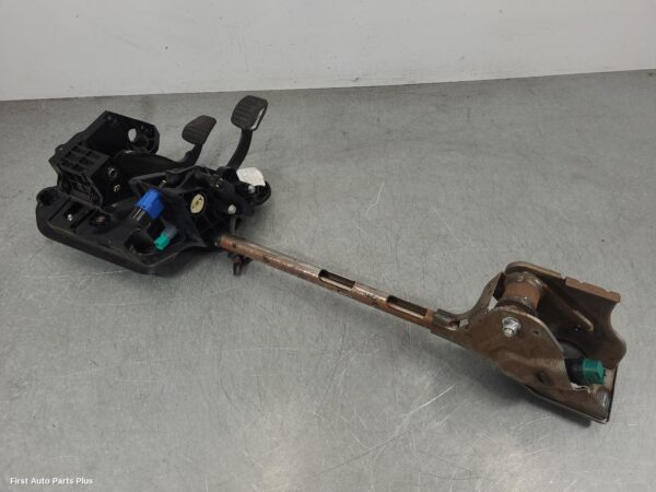 2021 RENAULT TRAFIC Pedal Assembly