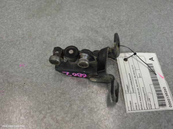 2010 FORD TRANSIT Door Hinge/Runner