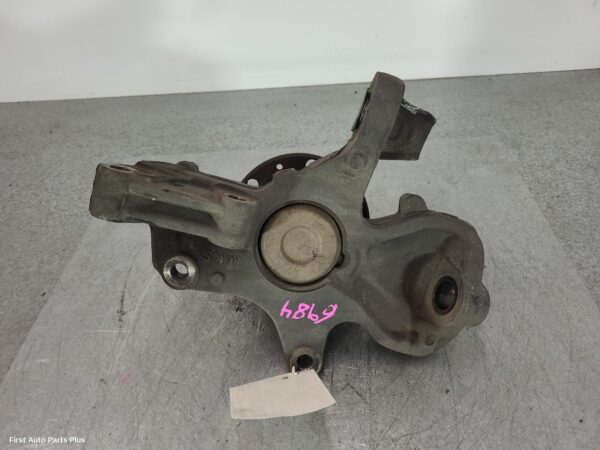 2013 VOLKSWAGEN CRAFTER Left Front Hub Assembly