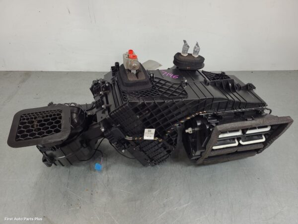 2021 VOLKSWAGEN TRANSPORTER Heater Core/Box