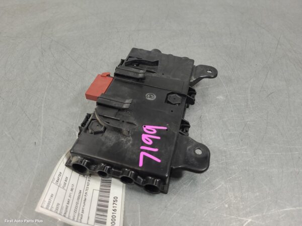 2020 VOLKSWAGEN CRAFTER Fuse Box