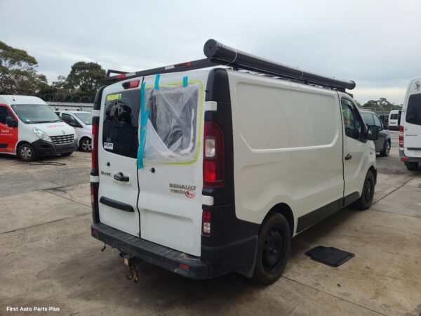 2015 RENAULT TRAFIC Oil Pan/Sump