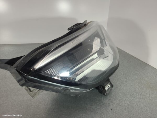 2022 LDV DELIVER 9 Right Headlamp