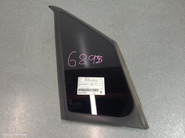 2012 VOLKSWAGEN CRAFTER Right Front 1/4 Door Glass