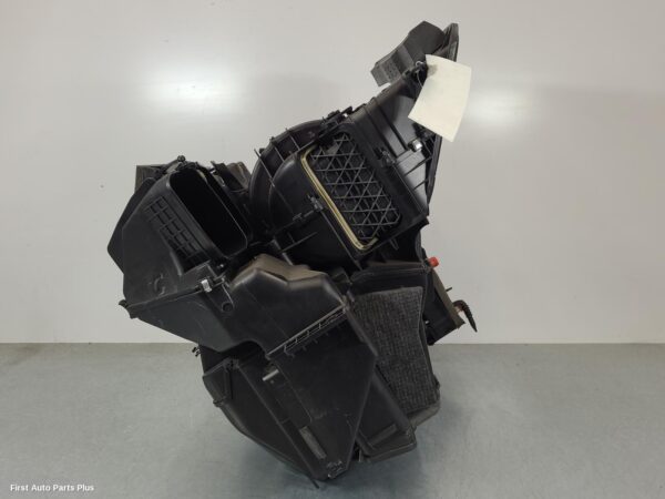 2012 MERCEDES VITO Heater Core/Box