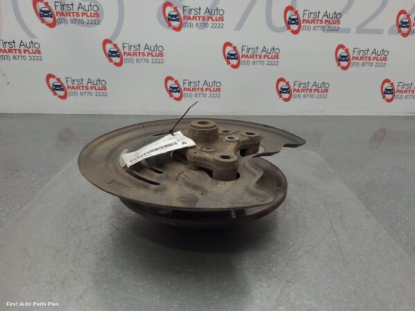 2013 RENAULT TRAFIC Right Rear Hub Assembly