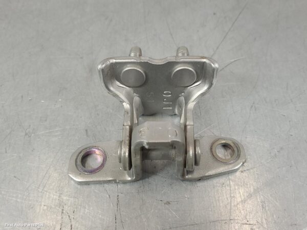 2016 MITSUBISHI TRITON Door Hinge/Runner