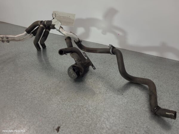 2017 MERCEDES VITO Water Pipes/Outlets