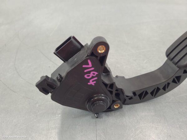 2024 RENAULT TRAFIC Pedal Assembly
