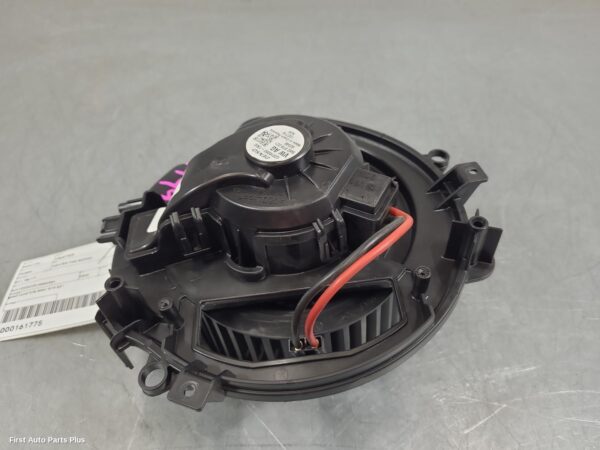 2020 VOLKSWAGEN CRAFTER Heater Fan Motor