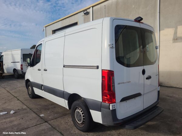2019 MERCEDES SPRINTER Washer Bottle